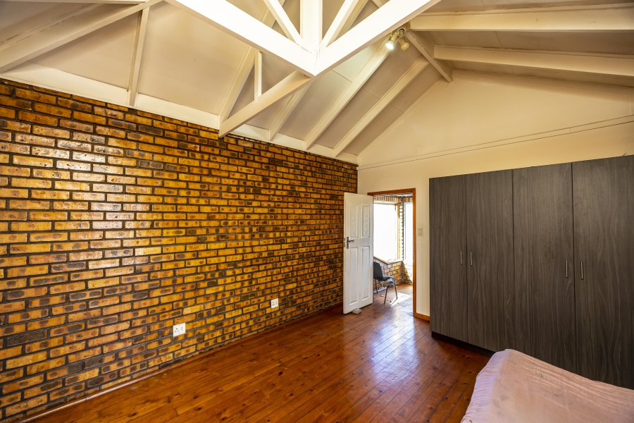 6 Bedroom Property for Sale in Quigney Eastern Cape